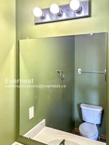 Building Photo - 817 Bent Oak Dr