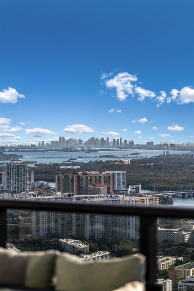 Building Photo - 18555 Collins Ave