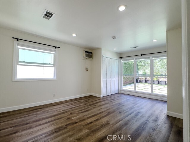 Building Photo - 1509 N Meadows Ave