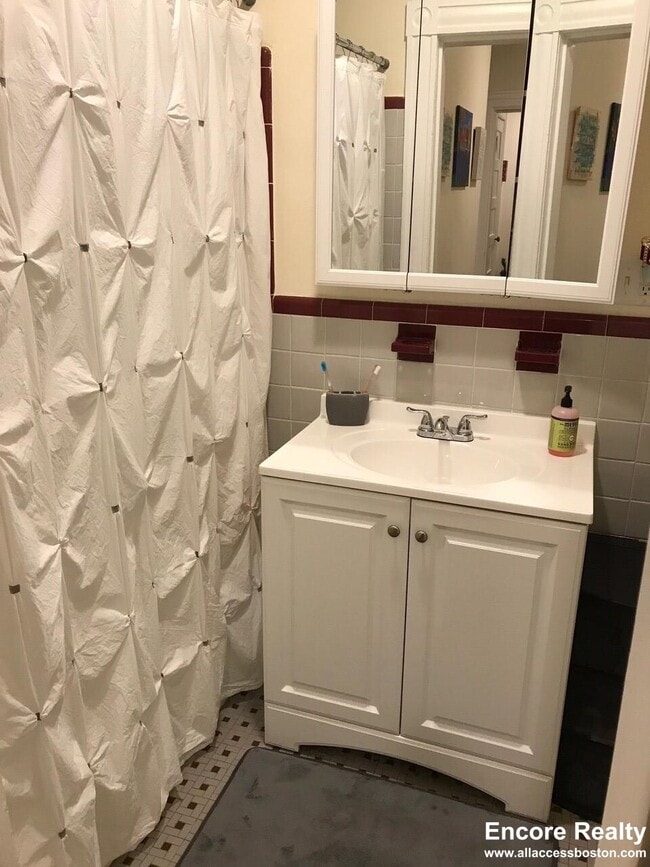 Building Photo - 1463 Beacon St