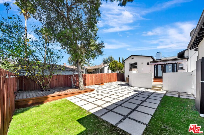 Building Photo - 10509 Wilsey Ave