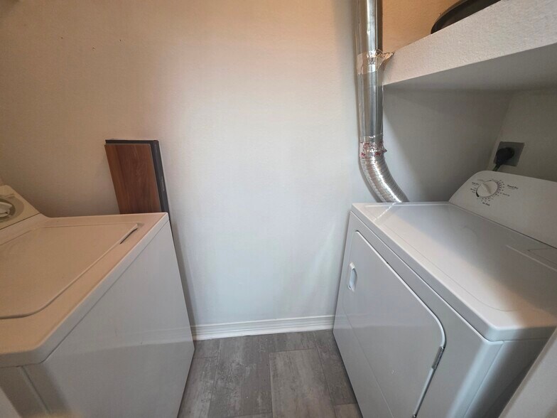 Building Photo - 503 Spartan Dr