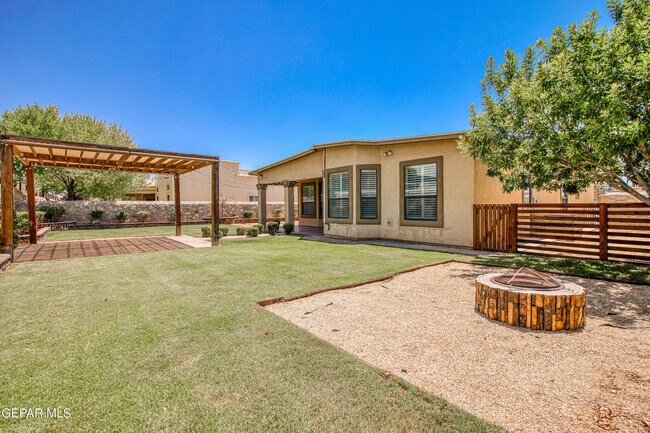 Building Photo - 13401 Emerald Pond Dr