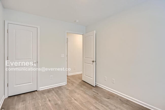 Building Photo - 307 Raines Ct