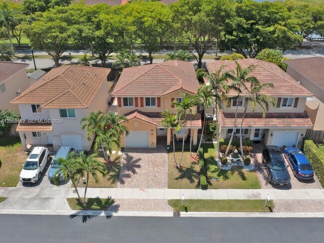 Building Photo - 8956 SW 215th Ln