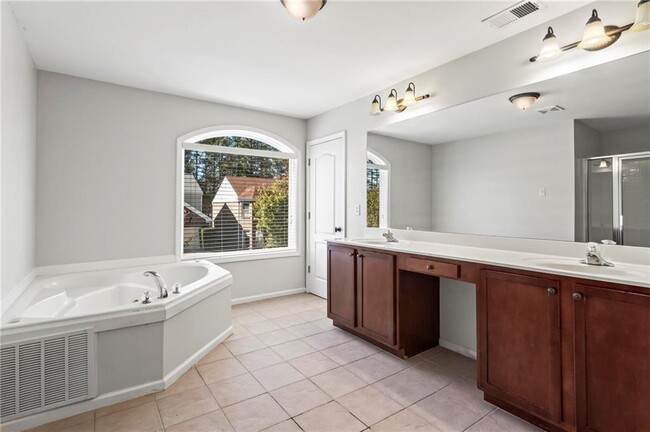 Building Photo - 2067 Peach Shoals Cir