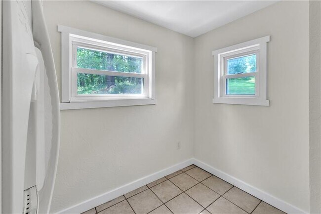 Building Photo - 116 Purvis Ln
