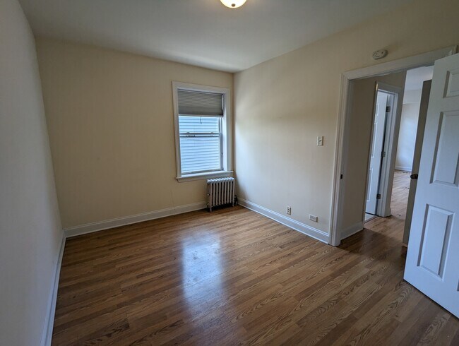 Building Photo - 2600 N Kimball Ave