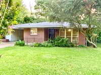 Building Photo - Single Family Home