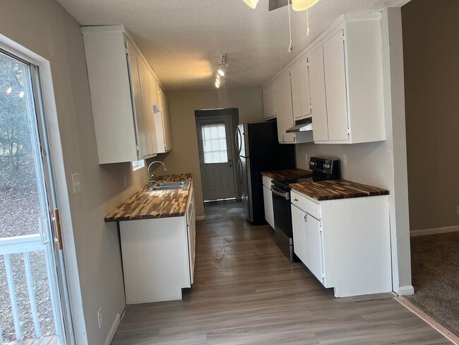 Building Photo - 1239 Santa Fe Trail