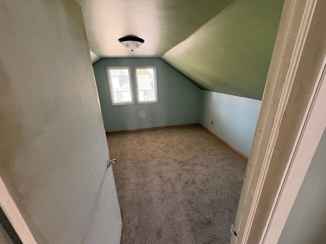 Building Photo - Check out this remodeled 4 bedroom house