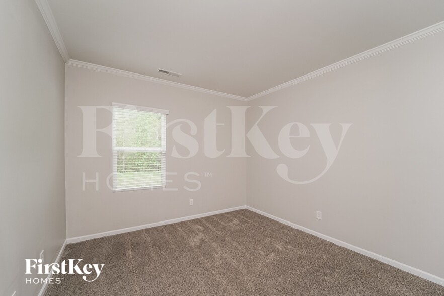 Building Photo - 8739 Balsam Bay Rd