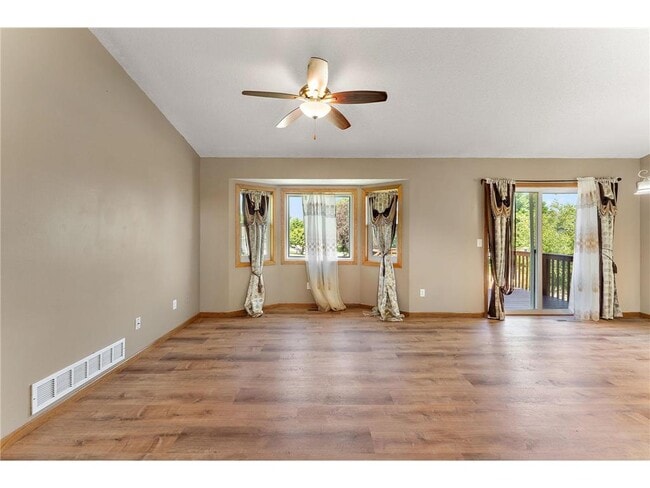 Building Photo - 5785 Yucca Ln N