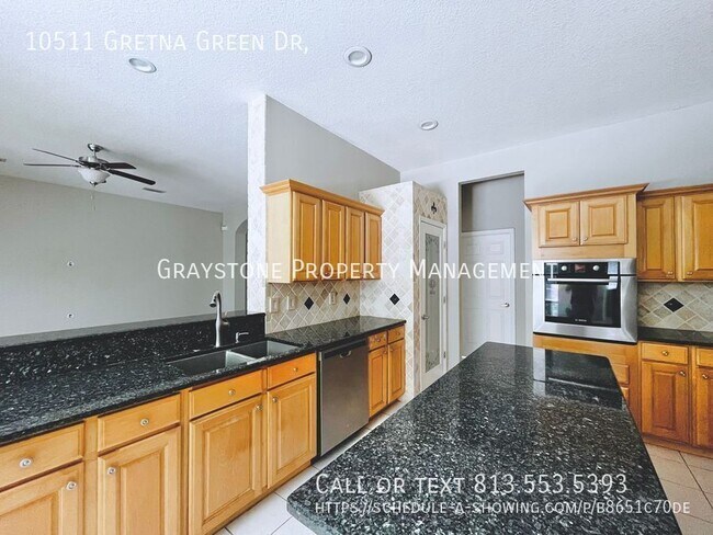 Building Photo - 10511 Gretna Grn Dr