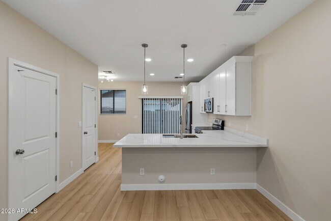 Building Photo - 1222 E Diamond St