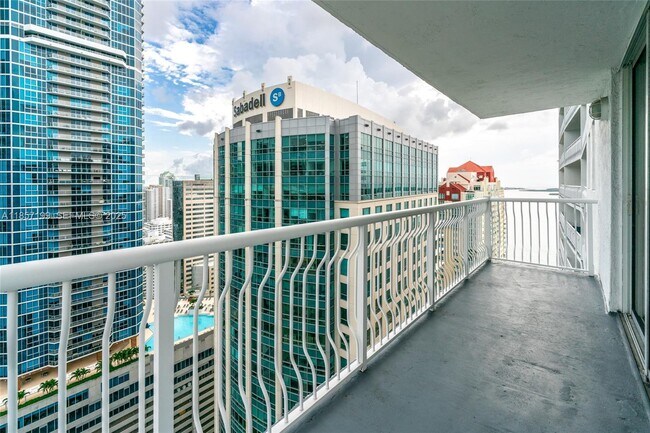 Building Photo - 1200 Brickell Bay Dr