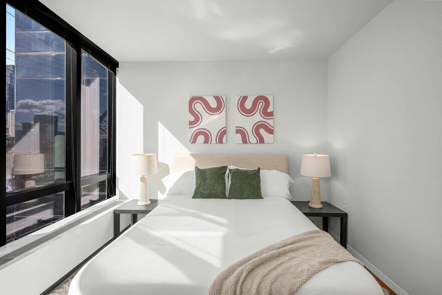 Building Photo - 420 E 61st St