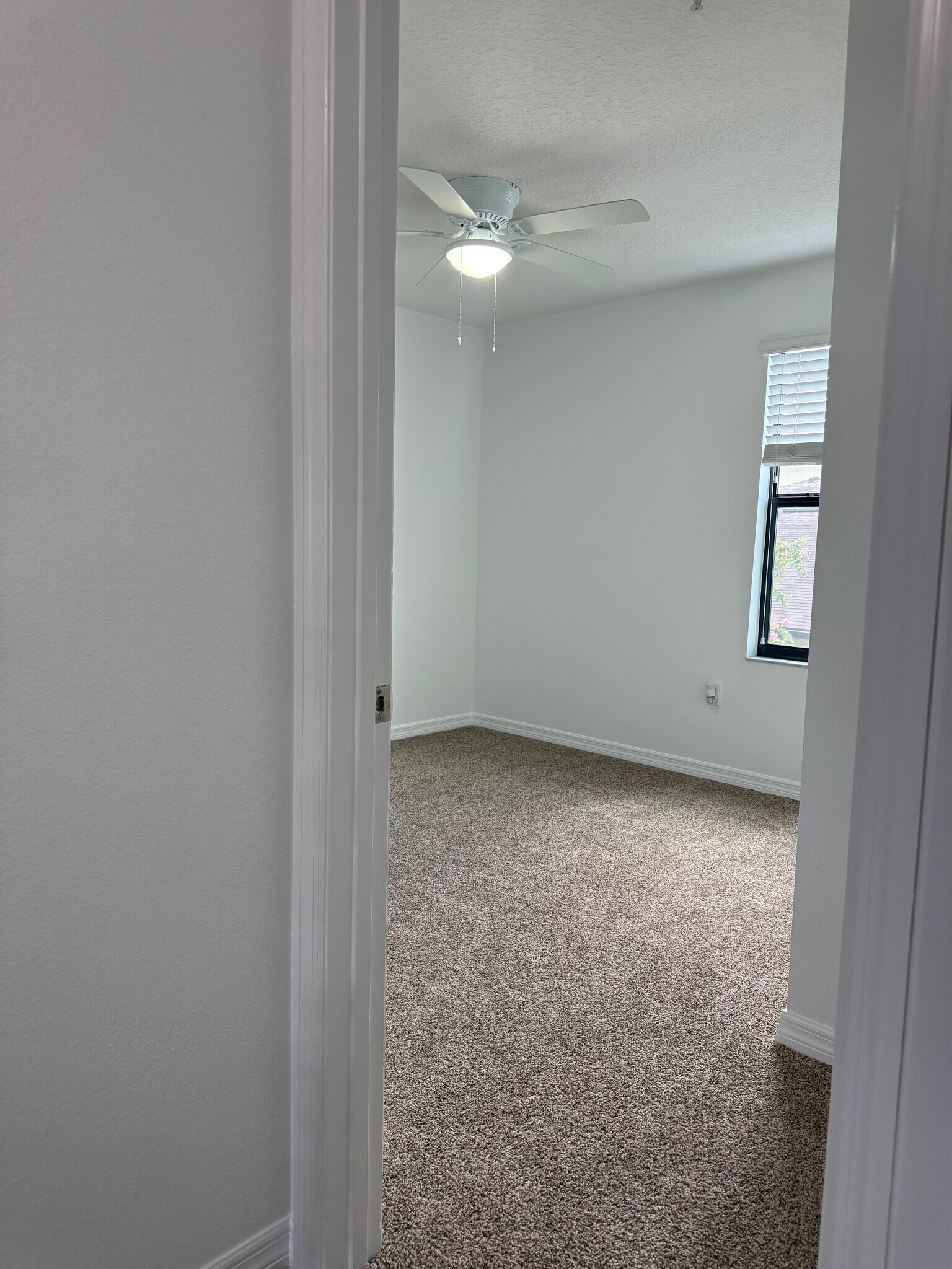 Building Photo - 2259 Seven Oaks Dr