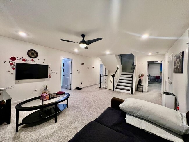 Building Photo - 1404 Reidhaven St