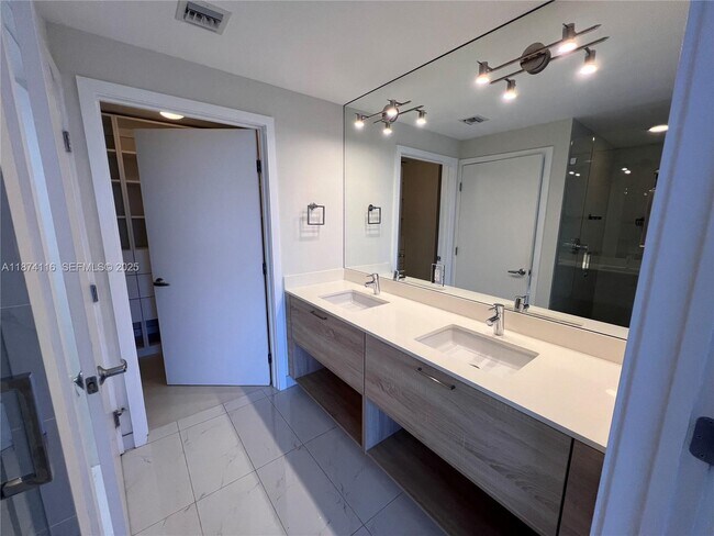 Building Photo - 16385 Biscayne Blvd