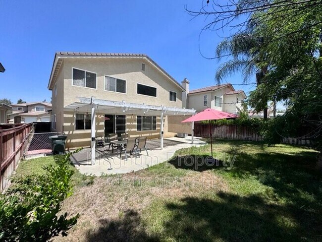 Building Photo - 30997 Oakhill Dr