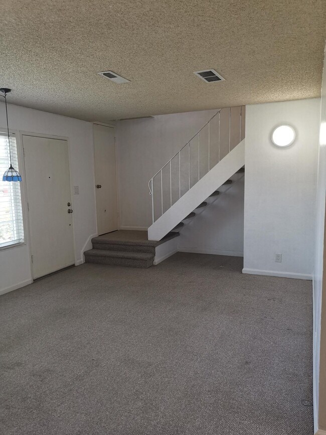 Building Photo - 4411 Seminole Way