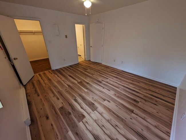 Building Photo - COMING SOON! Cozy 1 bedroom 1 bathroom loc...