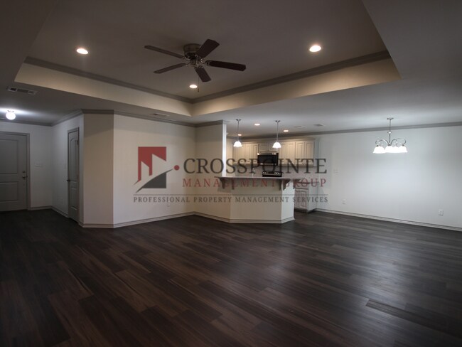 Building Photo - Beautiful 3 Bedroom 2 Bathroom Townhouse in South Tyler! 1/2 OFF FIRST FULL MONTH