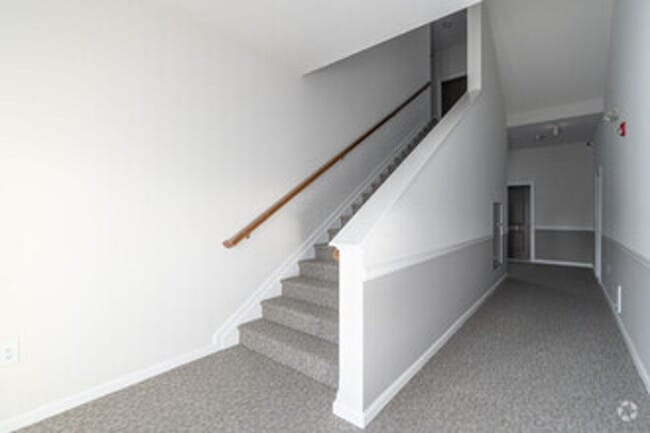 Building Photo - Luxury Flats