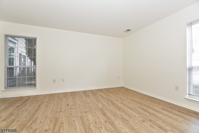 Building Photo - 1132 Stafford St