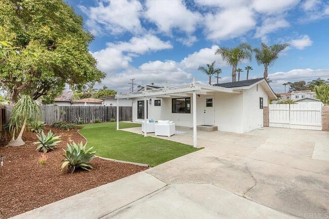 Building Photo - 2612 Davis Ave