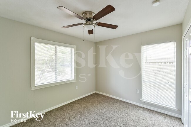 Building Photo - 11822 El Sendero St