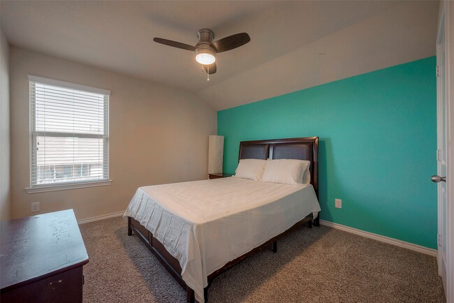 Building Photo - 18010 Sonora Brook Ln