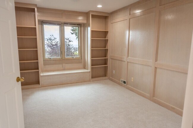 Building Photo - 4bd/3.75ba