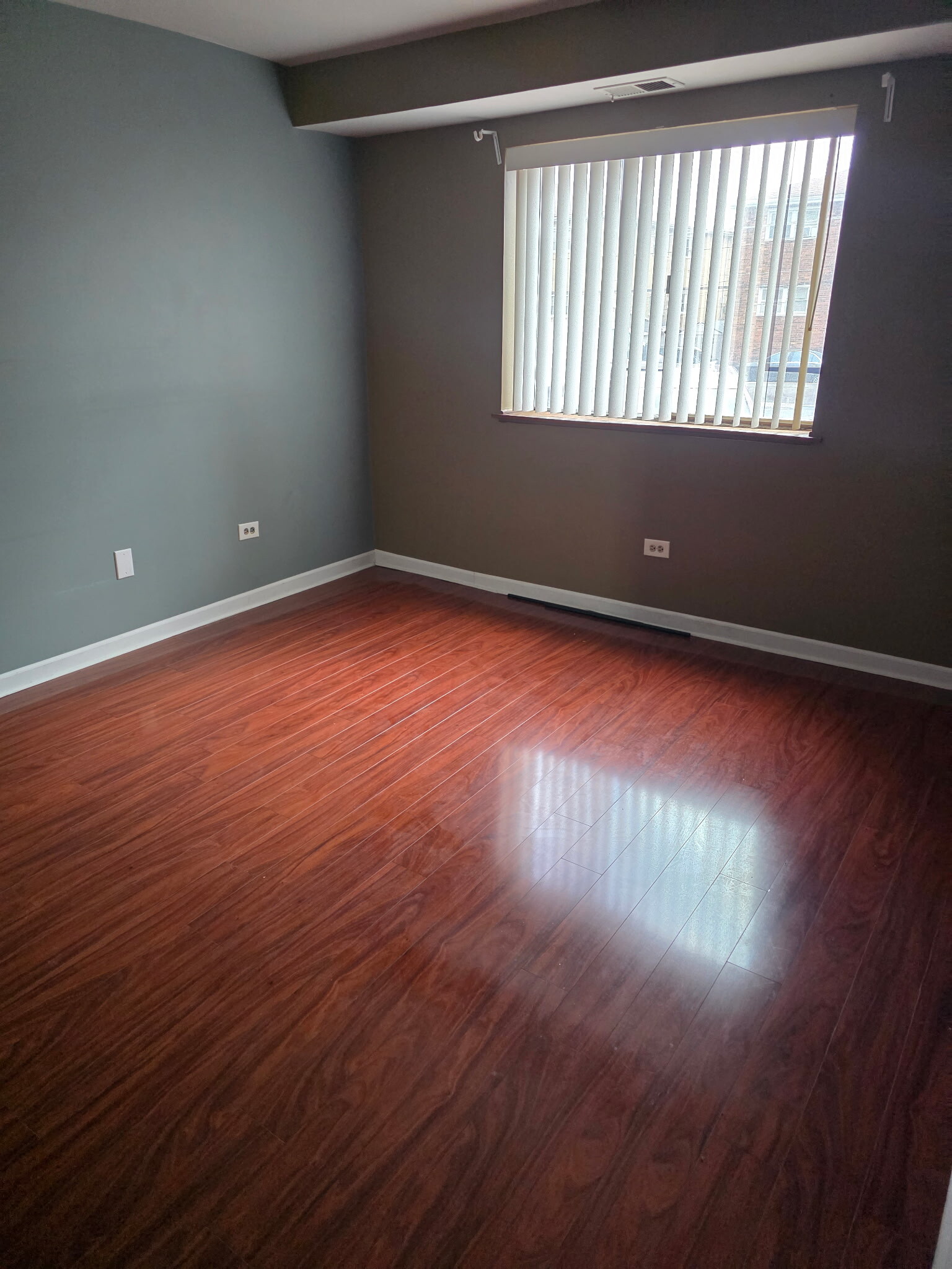 Master Bedroom - 8901 S Roberts Rd