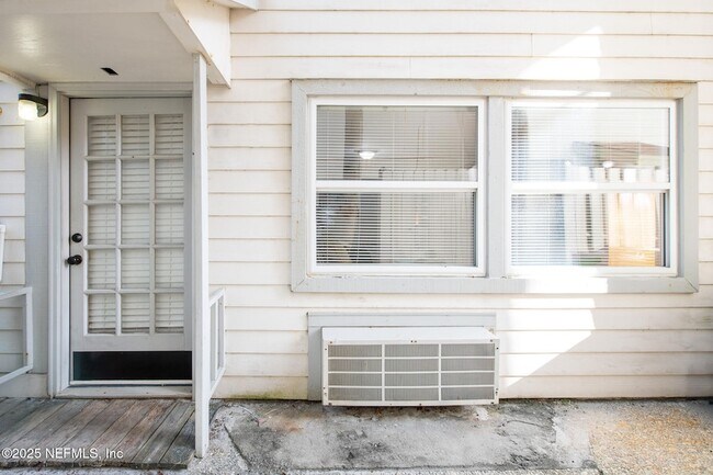 Building Photo - 4 20th Ave S