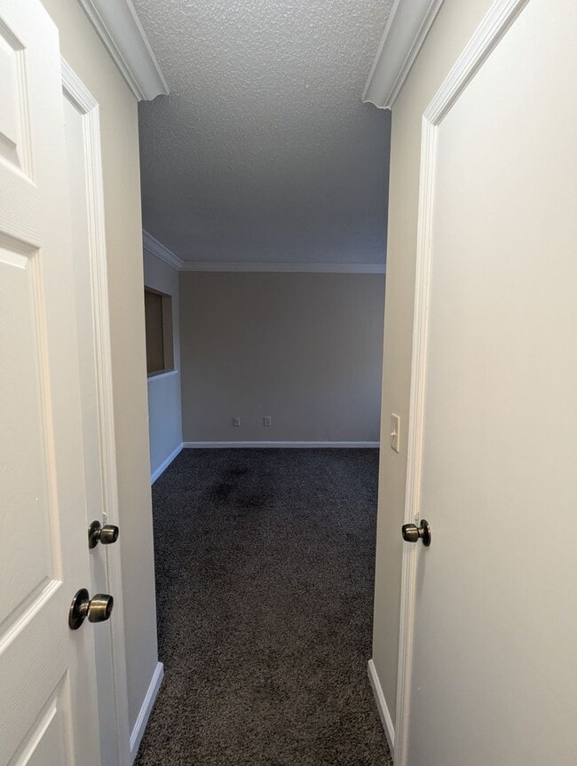 Building Photo - 2/2 in Whispering Pines - Close to shoppin...