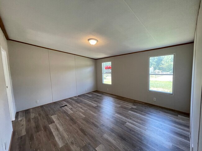 Building Photo - 117 Oldfield Cir