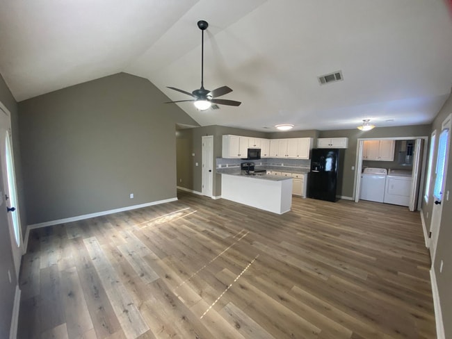 Building Photo - 10 Co Rd 3077