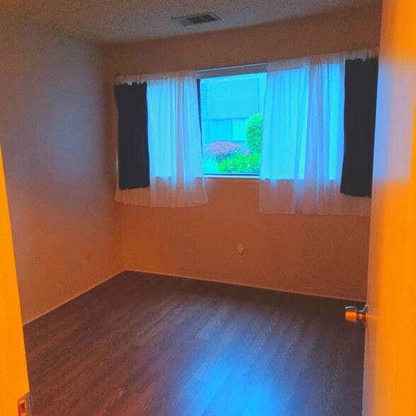 Second Bedroom - 1190 S Winery Ave