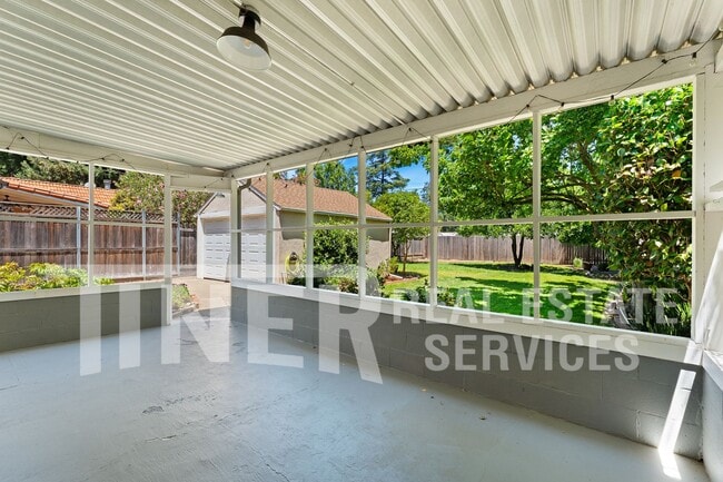 Building Photo - 1067 Perkins Way