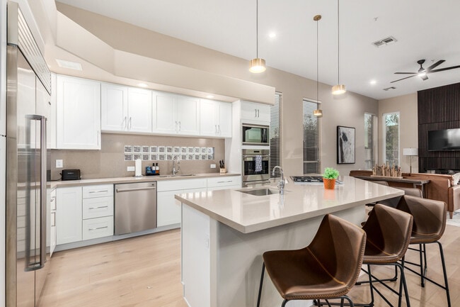 Building Photo - 10837 E Running Deer Trail