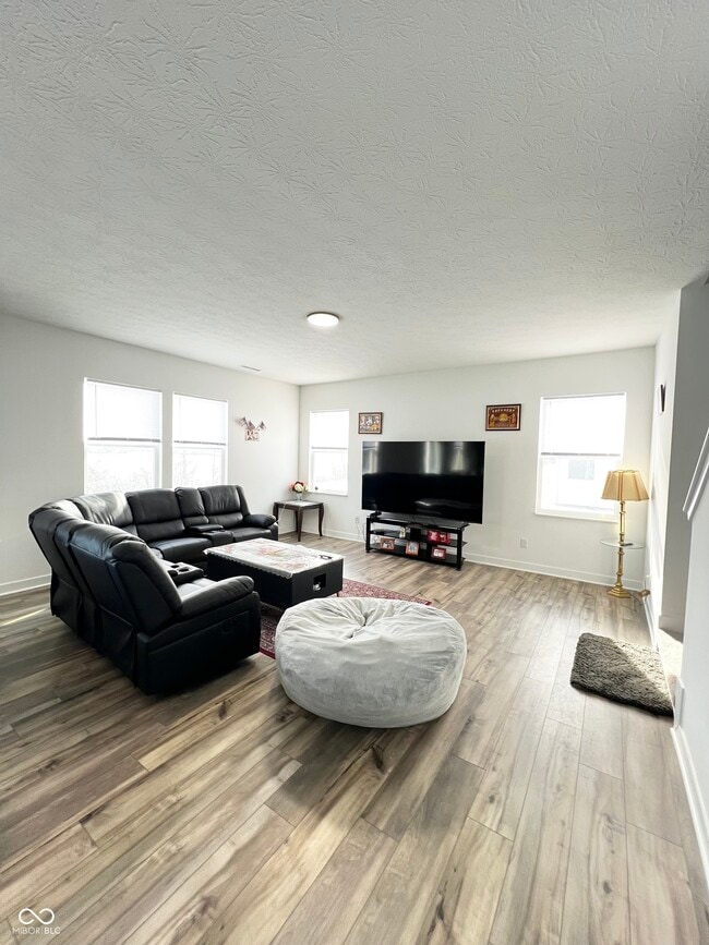 Building Photo - 2725 Linwood Ave