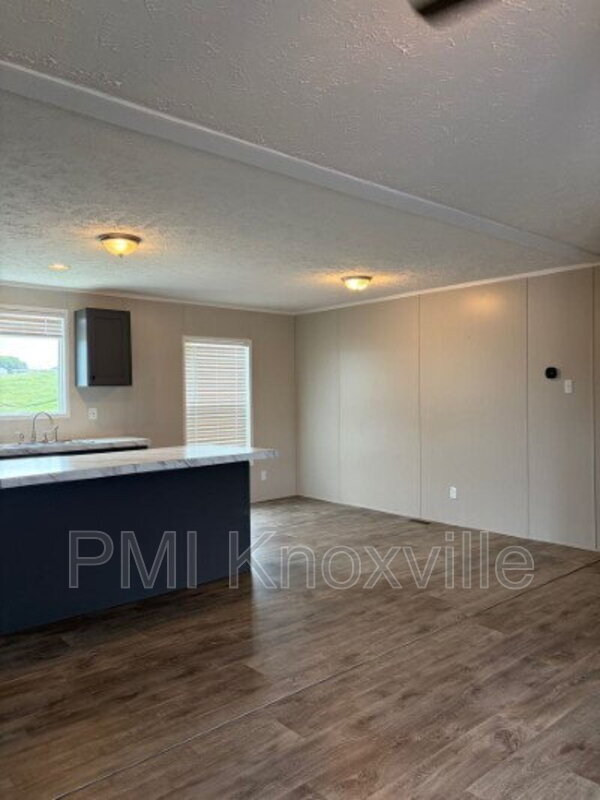 Building Photo - 1413 Howell River Rd