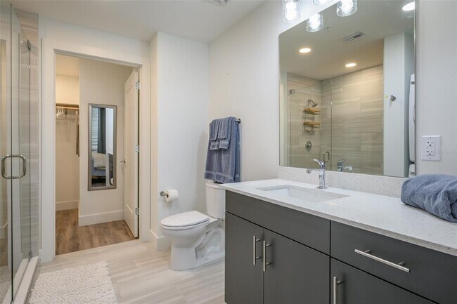 Building Photo - 1703 N Tamiami Trl