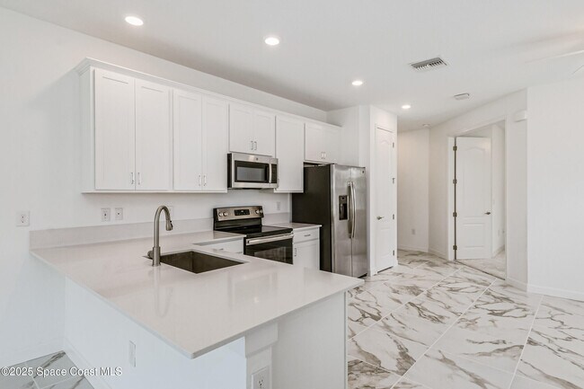 Building Photo - 2490 Treasure Cay Ln