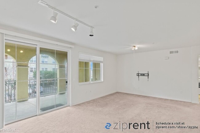 Building Photo - 2 br, 2 bath Condo - 600 South Abel Street...