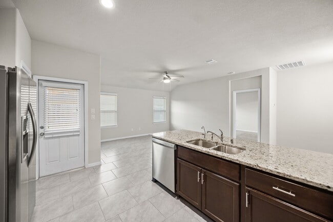 Building Photo - 8014 Ecru Ln