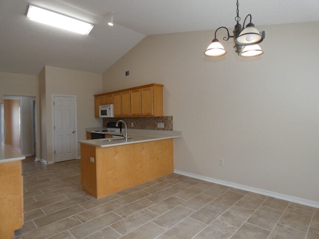 Building Photo - 4 Bedroom in Spencer Oaks Subdivision
