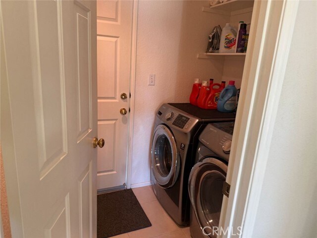 Building Photo - 37677 Emerson Dr